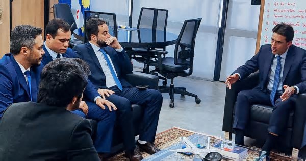Vereadores de Araguaína se reúnem com ministro para retomada de voos no aeroporto da cidade