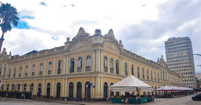Mercado Público retoma abertura aos domingos em Porto Alegre