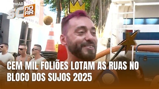 Bloco dos Sujos reúne multidão no centro de Florianópolis