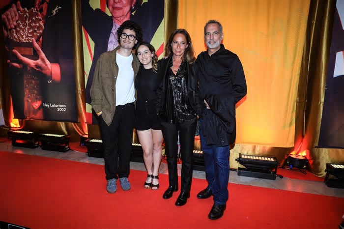 Andrea Beltrão vai com marido, filho e nora ao Prêmio Shell; veja indicados e vencedores