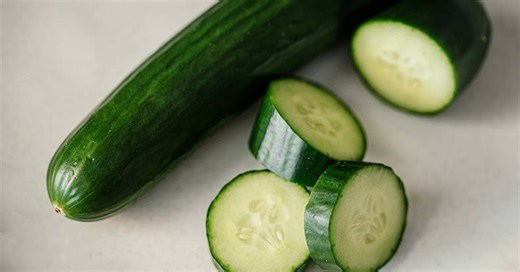 Passar pepino na frigideira realmente impede que o alimento grude? Entenda