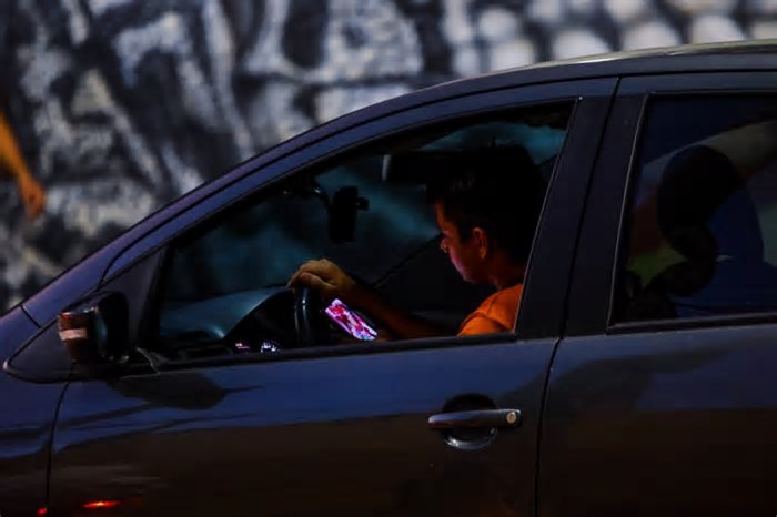 Motoristas de app em Fortaleza: faturamento é superior a R$ 6 mil com 55h trabalhadas
