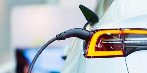 Carro elétrico vale a pena? Calcule economia e compare com outros veículos