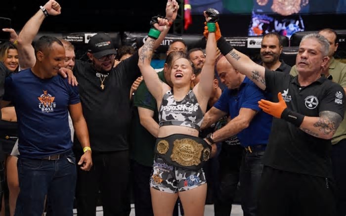 Jungle Fight 135: Carol Foro e Wagner Reis conquistam cinturões em noite de domínio brasileiro