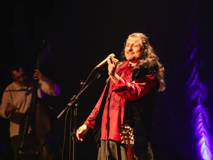Leandro Maia lança Guaipeca no Teatro Municipal de Rio Grande e celebra sua indicação ao Prêmio Profissionais da Música