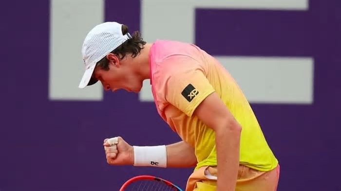 João Fonseca vence Kei Nishikori e vai à final em Phoenix