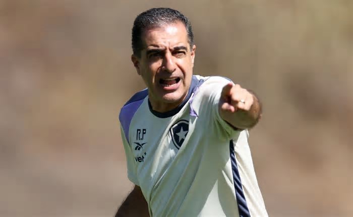 Conmebol pune lateral do Botafogo e Renato Paiva tem desfalque confirmado na Libertadores