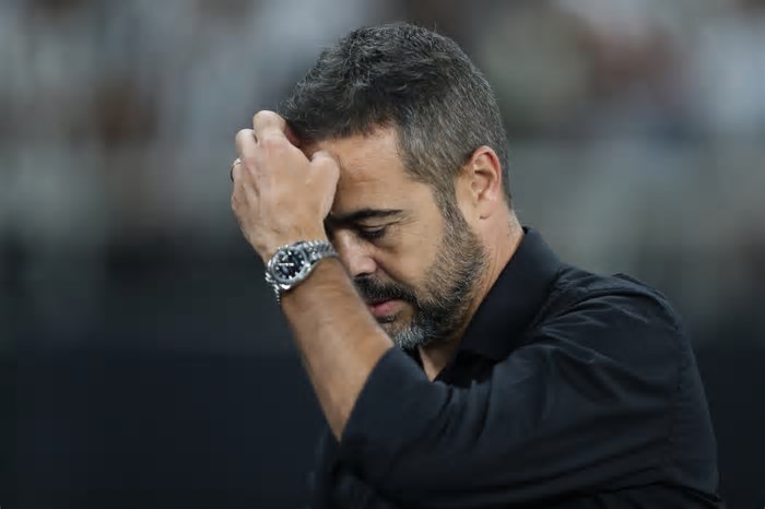 Artur Jorge vive crise no Al-Rayyan dois meses após deixar o Botafogo