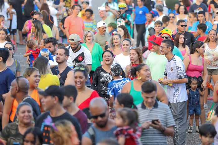 Feira de troca de livros, filmes e folia pós-Carnaval são destaques do fim de semana