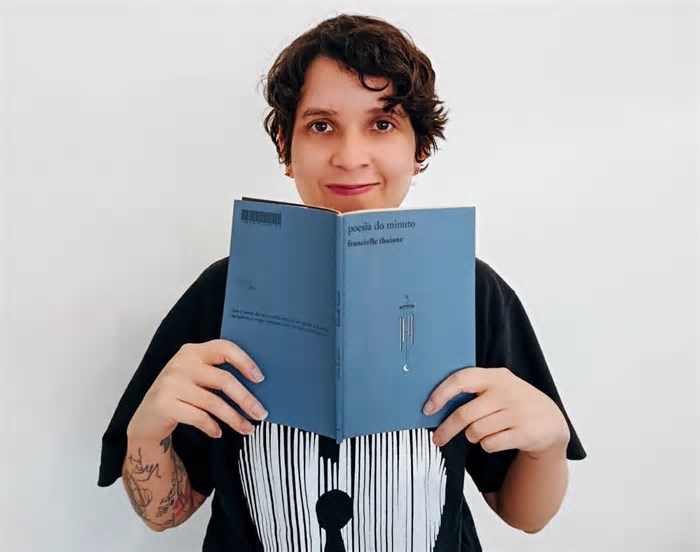 Francielle Thaiane lança ‘Poesia do Minuto’ em Goiânia