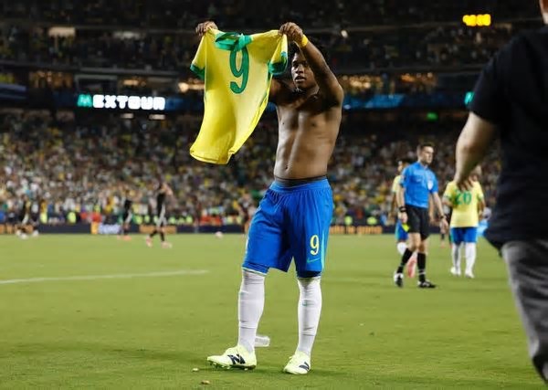 Endrick desabafa sobre medo de não ir à Copa do Mundo: 'Quero ajudar a conquistar o sexto título'