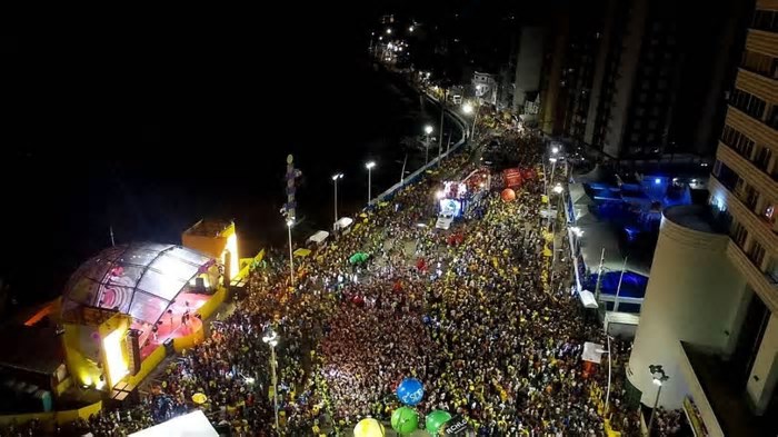 Efeito Lula: Carnaval deste ano deve bater recorde histórico e ser o mais lucrativo em 10 anos