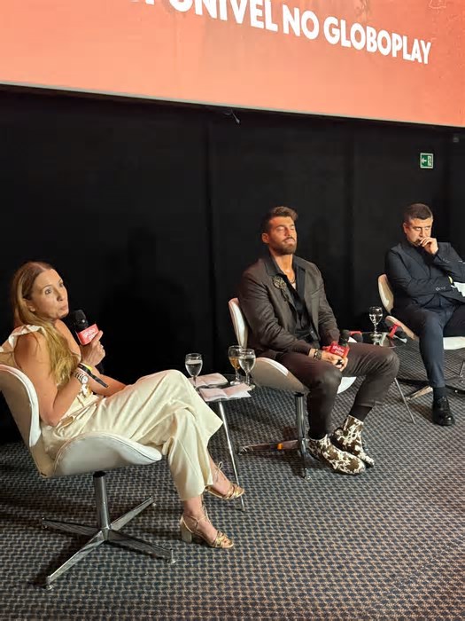 Can Yaman chega para exibição de episódio e coletiva de imprensa de El Turco no Rio