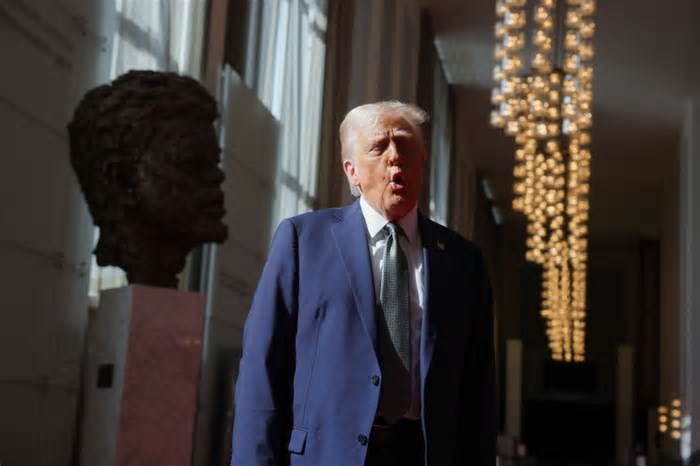 Cerca de 80 mil páginas dos arquivos sobre JFK serão liberadas, diz Trump