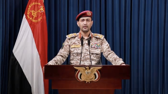 Houthis lançam 18 mísseis contra navios dos EUA em resposta a ataque