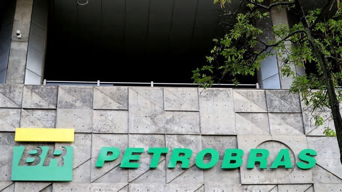 Petrobras distribui R$ 100,3 bilhões em dividendos em 2024