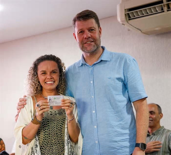 Setur-RJ entrega carteiras do artesão em Búzios e alinha calendário de eventos na Costa do Sol