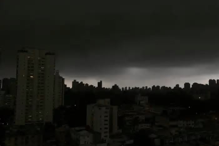 Risco de chuvas intensas e tempestades aumenta no Brasil nesta semana