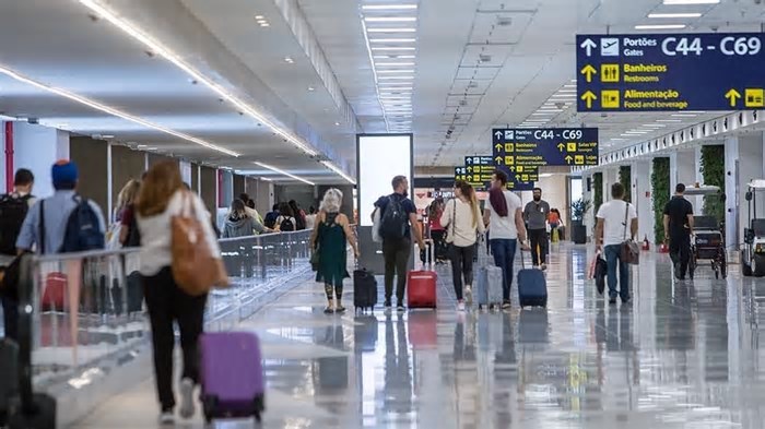 Galeão (RJ) recebe o maior fluxo de turistas estrangeiros em quase 50 anos