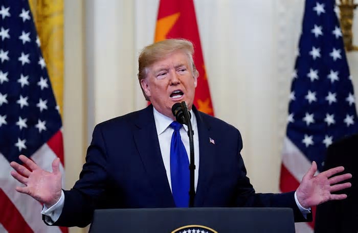 EUA imporão tarifa de 25% a países que compram petróleo e gás da Venezuela, diz Trump