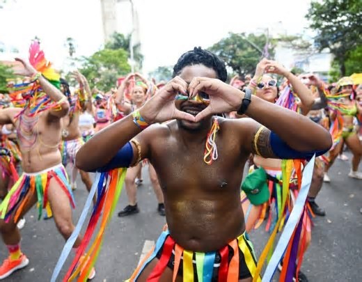 Pesquisa mostra que BH gosta de ler, de música sertaneja e de carnaval