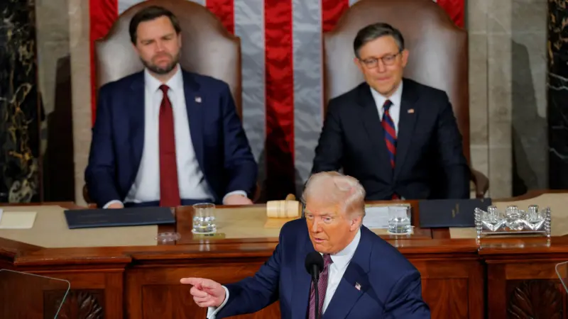 Trump cede a montadoras e isenta carros de tarifaço por um mês