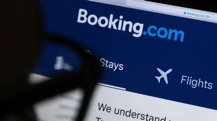 Brasil em alta: brasileiros e estrangeiros impulsionam buscas por viagens no país em 2025, segundo a Booking.com