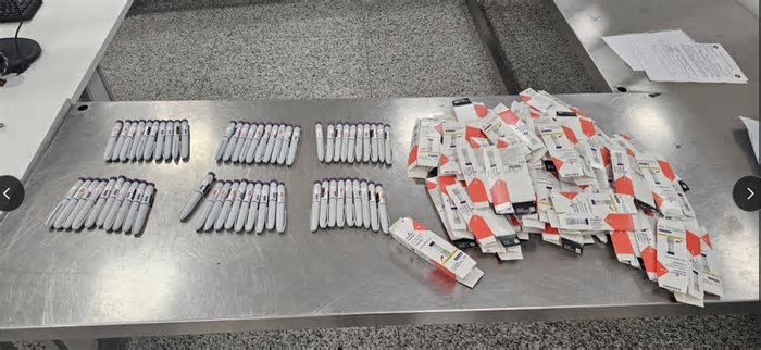 Receita apreende 59 canetas para emagrecer no Aeroporto de BH