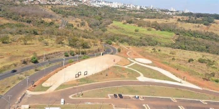 Obras no Alvorada: secretário da Sesurb dá cinco dias para reinício dos serviços