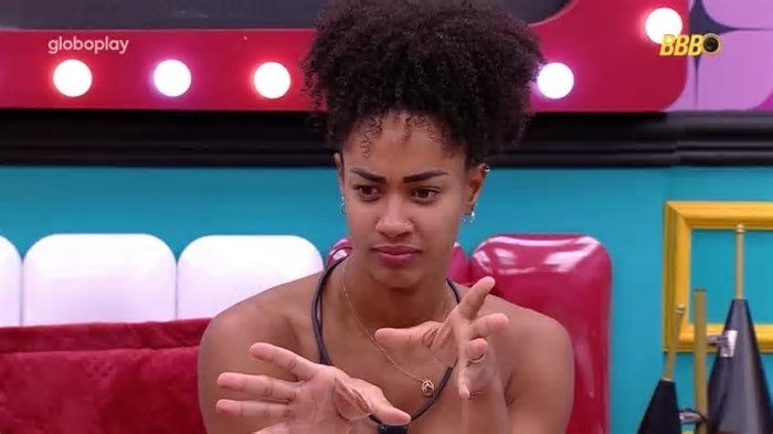 Aline chora às vésperas da formação do paredão: 