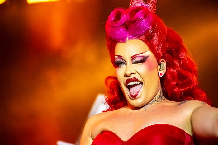 Carnaval no Recife: Glória Groove e Pabllo Vittar lotam o Marco Zero, veja fotos