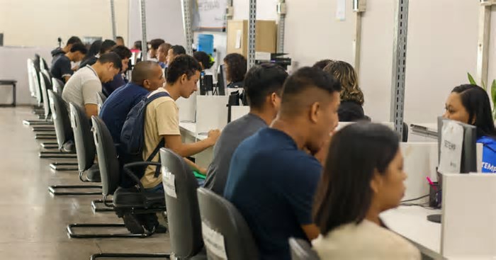EMPREGO: Sines ofertam mais de 300 vagas nesta terça-feira em Manaus