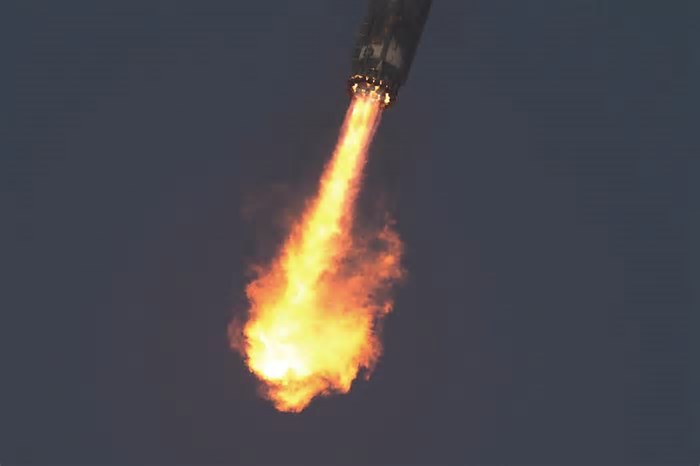 SpaceX Starship breaks apart after launch in second failure in a row