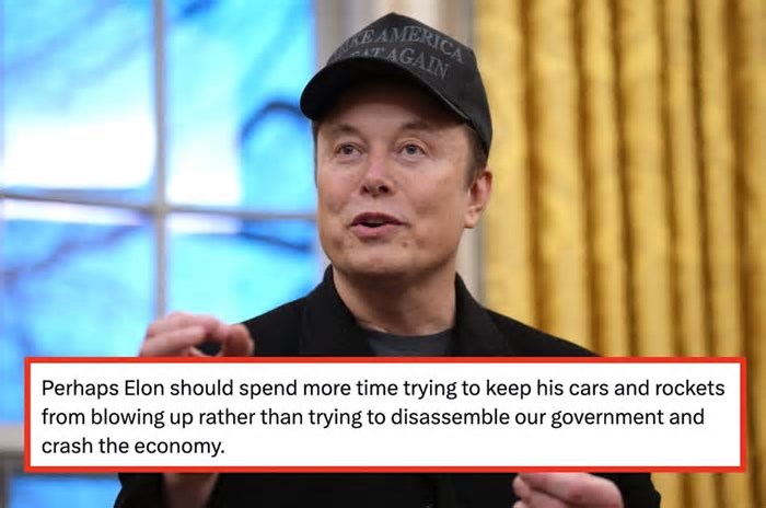 People Are Pointing Out Elon Musk's Double Standards Following The SpaceX Starship Explosion