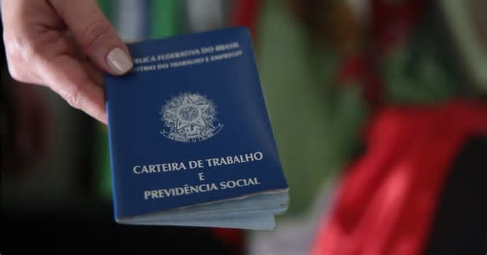 Mais de 30 mil vagas: indústria lidera geração de emprego em SC; veja quais setores se destacam