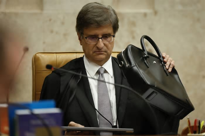 'Sai um arquivador geral da República, entra outro', diz leitor