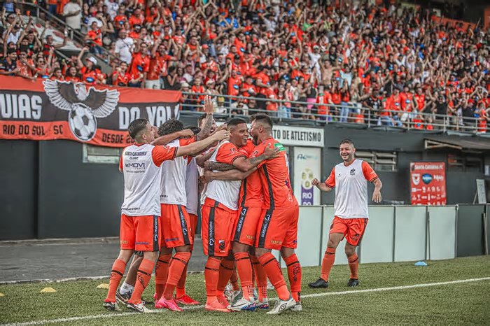 Do anonimato a sensação do estadual, clube aposta na várzea e surpreende no Catarinense