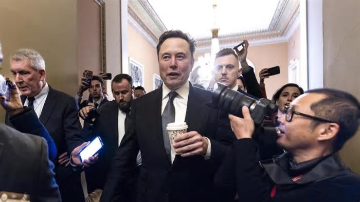 Nel labirinto di Musk: chi è e cosa pensa l'uomo più ricco del mondo. Martedì il libro gratis con il Corriere