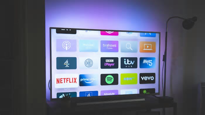 Atenção, maratonistas do sofá: Esta é a televisão perfeita para você assistir às melhores séries de 2025