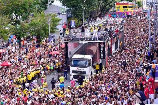 Carnaval atrai 3,5 milhões de turistas e injeta R$ 7 bilhões na economia baiana