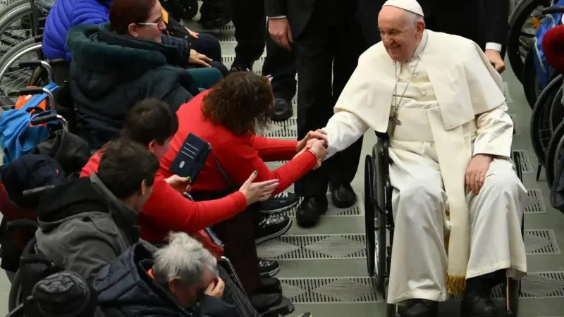 A carta de renúncia que o papa Francisco escreveu em 2013 para o caso de 'impedimento médico'