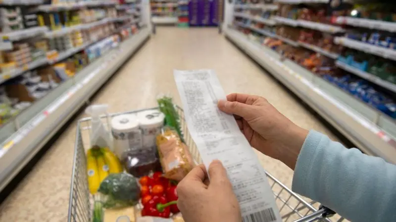 Menos sorvete, menos comida fora: a anatomia da queda do poder de compra do brasileiro (e da popularidade de Lula)