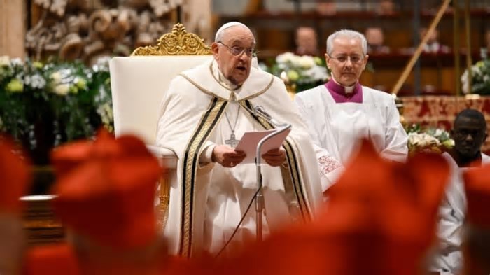 Saúde do papa Francisco melhora e ventilação é suspensa