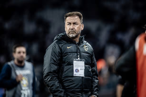 Corinthians deve ir atrás de reforços na janela dos Estaduais? Vote na enquete!