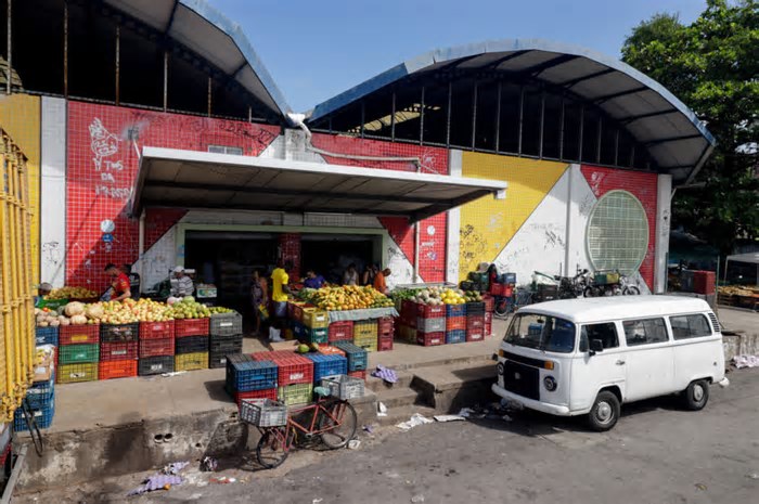 Mercados públicos de Fortaleza resistem entre tradição e precariedade