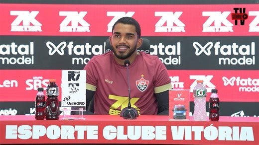 Goleiro do Vitória, Lucas Arcanjo celebra marca histórica no clube