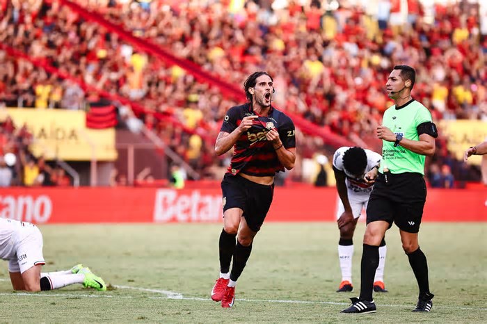 Sport 2 x 0 Santa Cruz - Show com sotaque português no Pernambucano