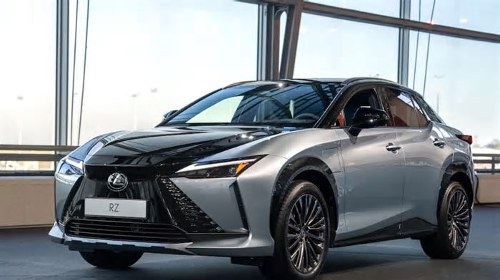 Lexus RZ 2025: il restyling che rende più “elettrizzante” la guida