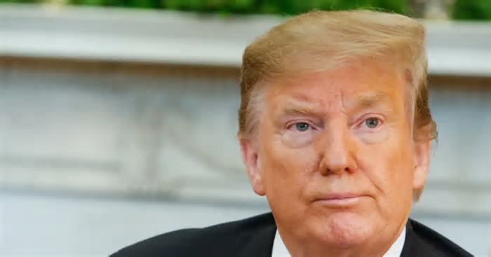 China, Canadá e México respondem a taxas anunciadas por Trump