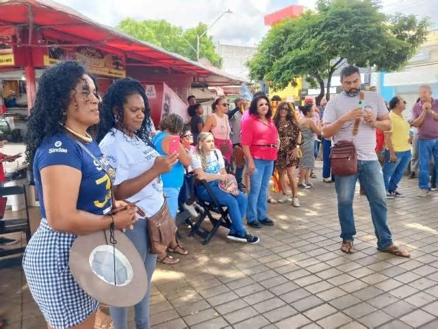 Ato público marca o Dia Internacional da Mulher em Feira de Santana